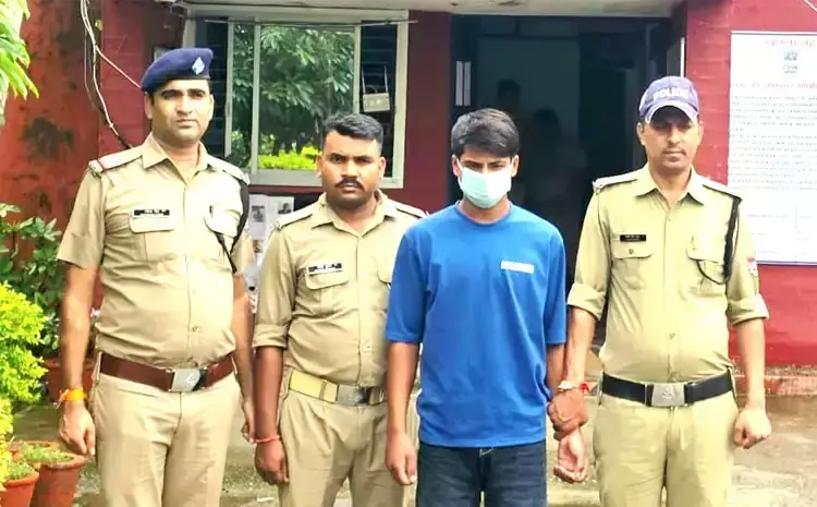 Haridwar: मगध साइबर गैंग के नेटवर्क का खुलासा, बलिया का मददगार गिरफ्तार Haridwar: मगध साइबर गैंग के नेटवर्क का खुलासा, बलिया का मददगार गिरफ्तार