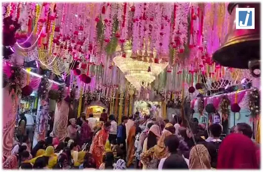 जन्माष्टमी पर कृष्ण भक्ति में डूबा शिमला राधा-कृष्ण मंदिर में उमड़ी भीड़ जन्माष्टमी पर कृष्ण भक्ति में डूबा शिमला राधा-कृष्ण मंदिर में उमड़ी भीड़
