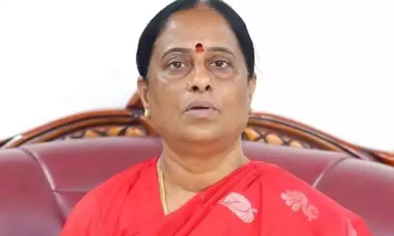 राजनीतिक अनिश्चितता के बीच सुरेखा ने KCR की तारीफ़ की राजनीतिक अनिश्चितता के बीच सुरेखा ने KCR की तारीफ़ की