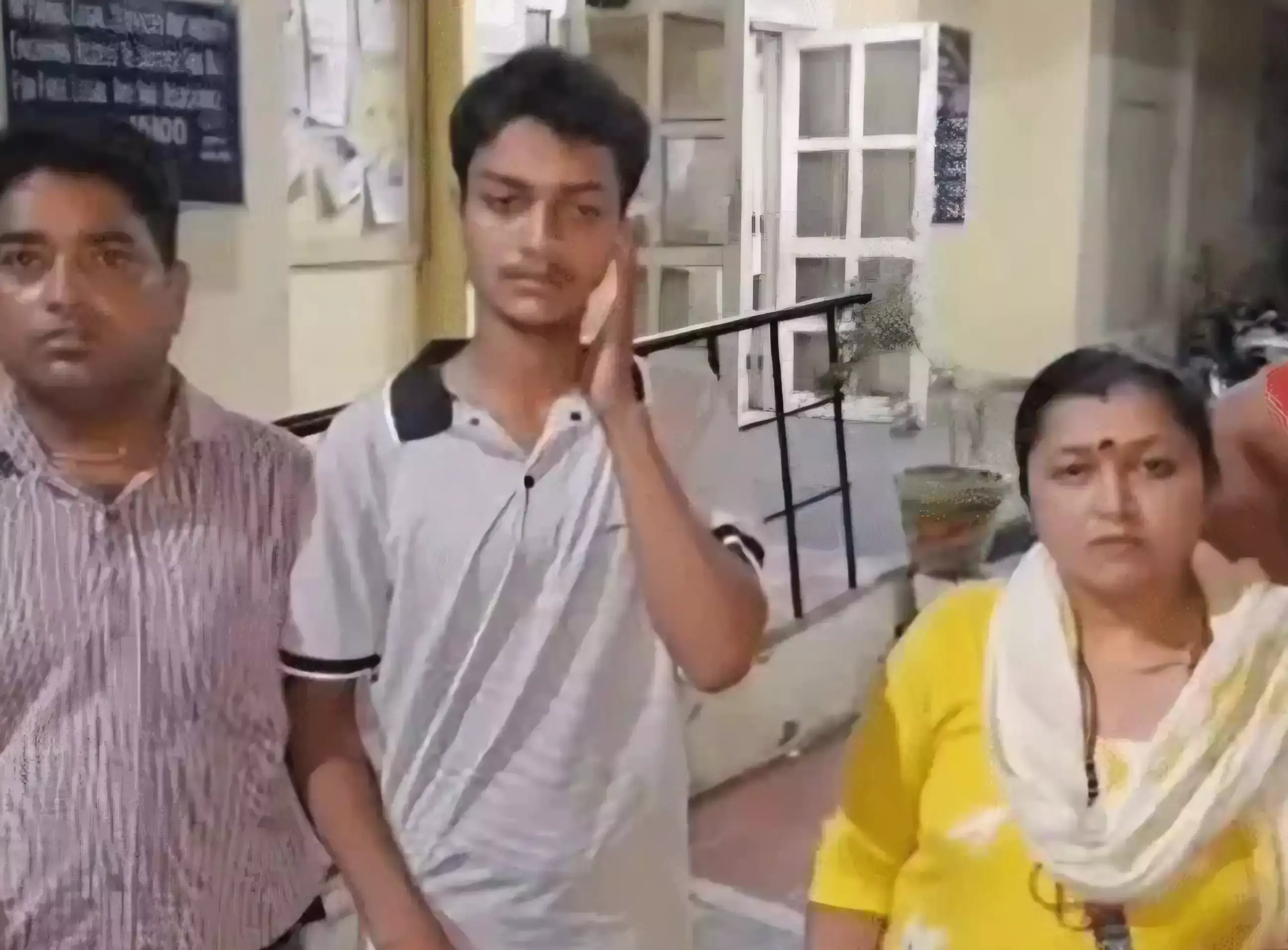 Yamunanagar: स्कूल प्रिंसिपल पर मारपीट के आरोप में केस दर्ज, छात्र गोल्ड मेडलिस्ट Yamunanagar: स्कूल प्रिंसिपल पर मारपीट के आरोप में केस दर्ज, छात्र गोल्ड मेडलिस्ट