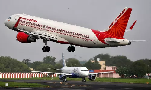 फुकेट-दिल्ली फ्लाइट हादसे में एयर इंडिया का बड़ा एक्शन मुख्य पायलट बर्खास्त फुकेट-दिल्ली फ्लाइट हादसे में एयर इंडिया का बड़ा एक्शन मुख्य पायलट बर्खास्त