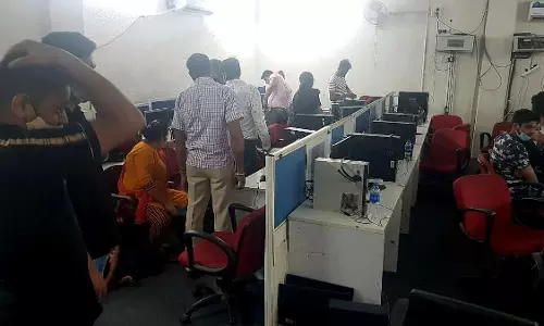 फर्जी कॉल सेंटर से लाखों की ठगी 22 लोगों से 14.83 लाख ऐंठे 19 के खिलाफ केस फर्जी कॉल सेंटर से लाखों की ठगी 22 लोगों से 14.83 लाख ऐंठे 19 के खिलाफ केस