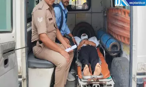 नॉर्थ ईस्ट एक्सप्रेस में बड़ा हादसा लकड़ी का पट्टा गिरने से कोच अटेंडेंट गंभीर