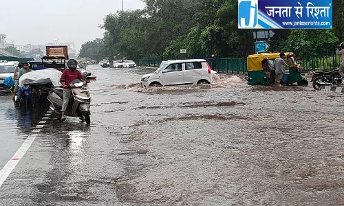 चंडीगढ़ में तेज बारिश, तापमान में भारी गिरावट