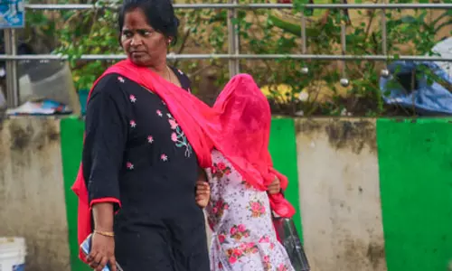 तमिलनाडु के कुछ हिस्सों में गरज के साथ बारिश के आसार, चेन्नई में भी हो सकती है हल्की बारिश तमिलनाडु के कुछ हिस्सों में गरज के साथ बारिश के आसार, चेन्नई में भी हो सकती है हल्की बारिश