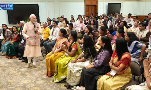 PM मोदी ने शिक्षकों से पूछा कैसे जिंदा रखें बच्चों का बचपन PM मोदी ने शिक्षकों से पूछा कैसे जिंदा रखें बच्चों का बचपन