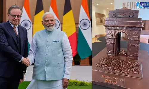 PM मोदी के लिए चॉकलेट से बना था इंडिया गेट रास्ते में पिघल गया बेल्जियम का खास तोहफा PM मोदी के लिए चॉकलेट से बना था इंडिया गेट रास्ते में पिघल गया बेल्जियम का खास तोहफा