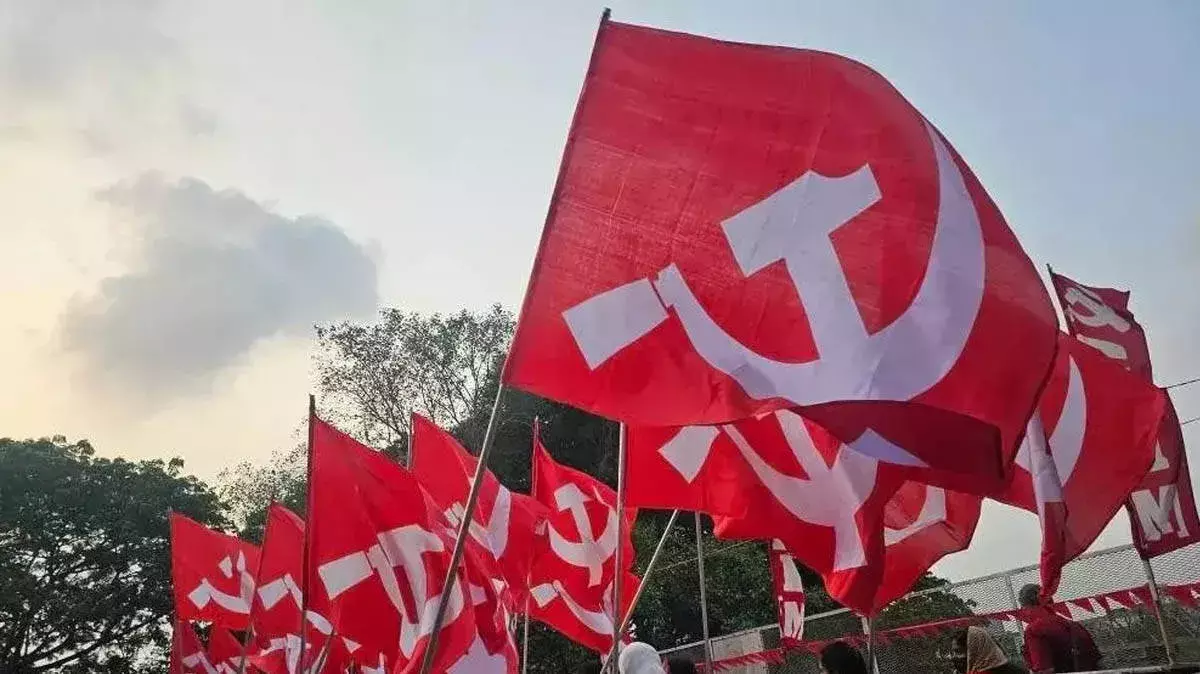 सीपीएम समीक्षा रिपोर्ट: हार के कारणों पर उलझी, विवादों से बनाई दूरी सीपीएम समीक्षा रिपोर्ट: हार के कारणों पर उलझी, विवादों से बनाई दूरी