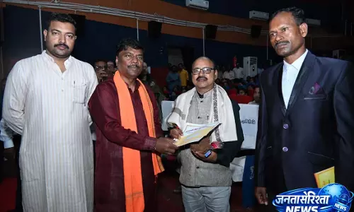 मुख्यमंत्री शिक्षा गौरव अलंकरण सम्मान समारोह में पहुंचे वनमंत्री केदार कश्यप मुख्यमंत्री शिक्षा गौरव अलंकरण सम्मान समारोह में पहुंचे वनमंत्री केदार कश्यप