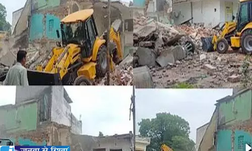 कोर्ट के आदेश के बाद मस्जिद ध्वस्त भारी फोर्स तैनात कोर्ट के आदेश के बाद मस्जिद ध्वस्त भारी फोर्स तैनात