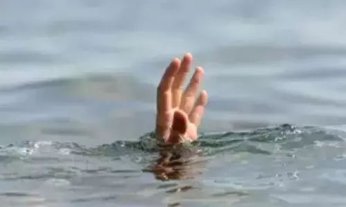 Telangana: यानम में नाव से गिरने के बाद एक युवक की मौत Telangana: यानम में नाव से गिरने के बाद एक युवक की मौत