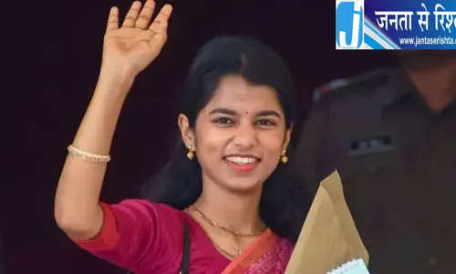 आरक्षण पर मैथिली ठाकुर का बड़ा बयान आरक्षण पर मैथिली ठाकुर का बड़ा बयान