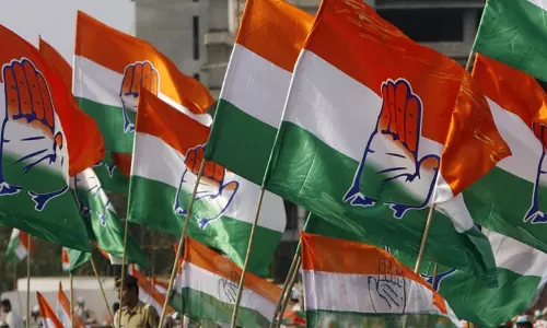 चुनावी मोड़ पर सियासत: हैदराबाद और रंगारेड्डी में कैबिनेट पद की उम्मीदें चुनावी मोड़ पर सियासत: हैदराबाद और रंगारेड्डी में कैबिनेट पद की उम्मीदें