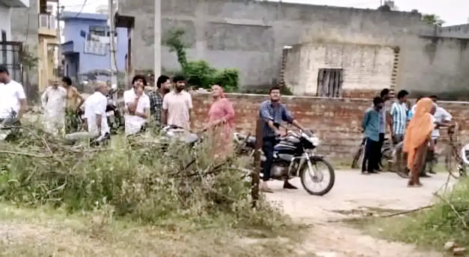 Jind: पत्नी से विवाद के बाद युवक ने मोबाइल टावर पर चढ़कर मचाई हलचल