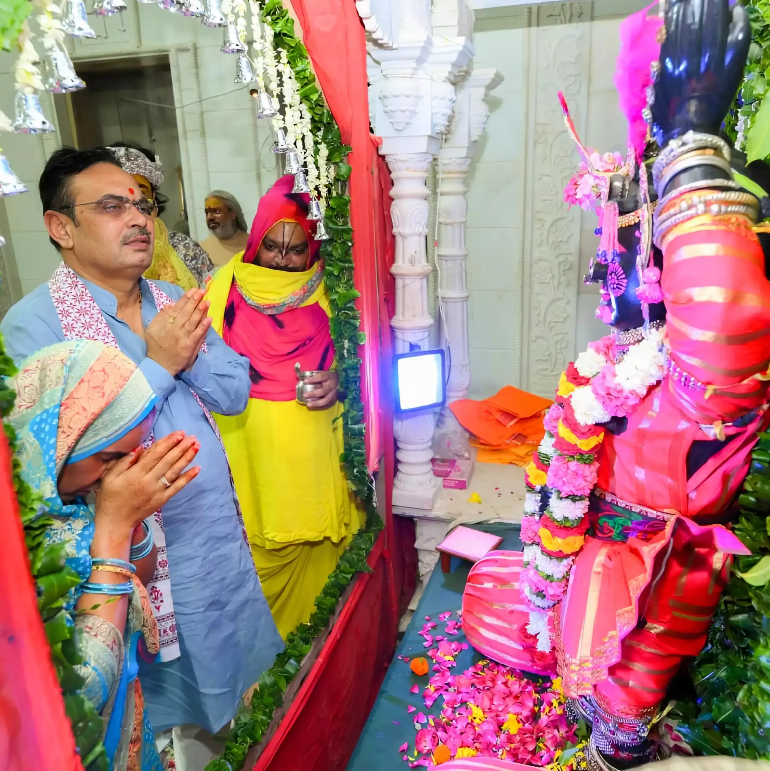 Jaipur: मुख्यमंत्री ने श्रीनाथजी मंदिर पहुंचकर किए दर्शन, लिया आशीर्वाद