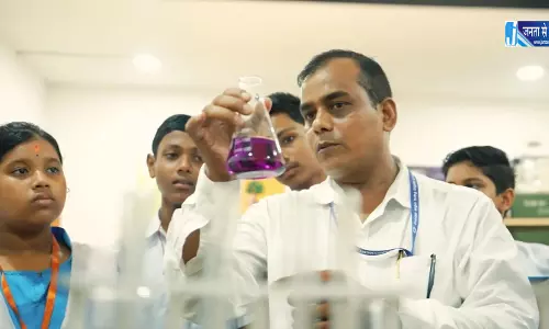पदराज उमाकांत नायक को मिला राष्ट्रीय शिक्षक पुरस्कार पदराज उमाकांत नायक को मिला राष्ट्रीय शिक्षक पुरस्कार