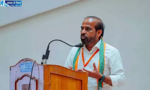 सरकार कॉन्ट्रैक्ट पर काम करने वाले हेल्थ कर्मचारियों की समस्याओं को दूर करने के लिए कदम उठा रही है