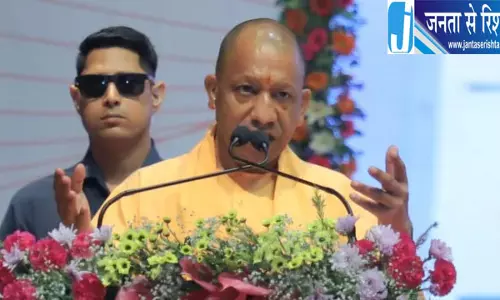 शिक्षा में राजनीति नहीं होनी चाहिए बोले CM योगी शिक्षा में राजनीति नहीं होनी चाहिए बोले CM योगी