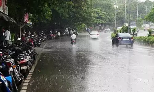 तेलंगाना में उमस भरा मौसम: रात को हो सकती है छिटपुट बारिश