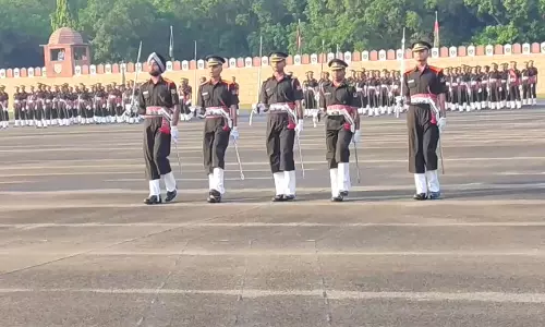 OTA का पासिंग आउट परेड, नौसेना प्रमुख एडमिरल कृष्ण स्वामीनाथन ने किया निरीक्षण