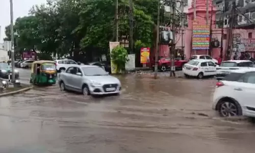 भारी बारिश से गुरुग्राम बेहाल सड़कों पर जलभराव