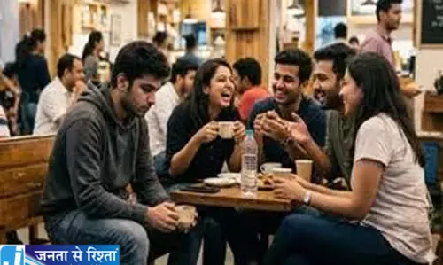 दूसरों के सामने स्मार्ट दिखना है तो छोड़ दें ये 5 आदतें