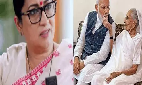मोदी के समर्थन में स्मृति ईरानी का बड़ा बयान बोलीं मेरे पिता की उम्र के हैं