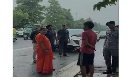 भारी बारिश के बीच CM रेखा गुप्ता ने जलभराव का लिया जायजा