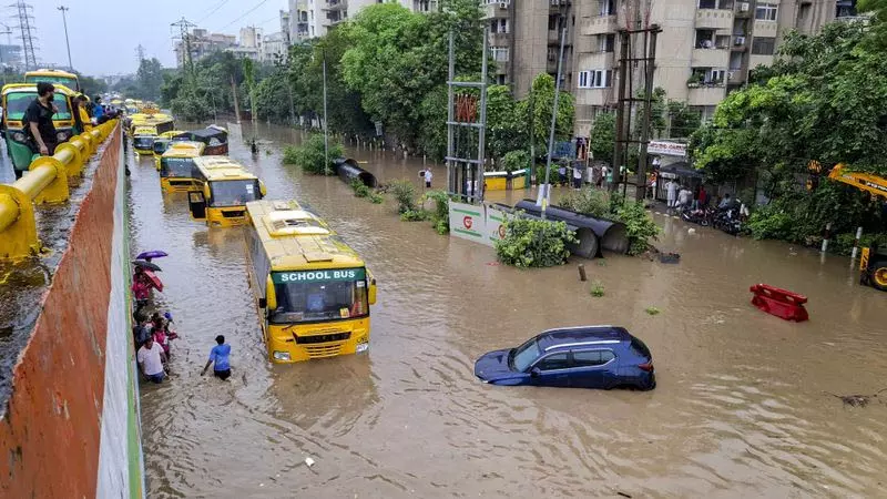 IIT की स्टडी में खुलासा: 31 मिलियन क्यूबिक मीटर पानी से गुरुग्राम में बाढ़ IIT की स्टडी में खुलासा: 31 मिलियन क्यूबिक मीटर पानी से गुरुग्राम में बाढ़