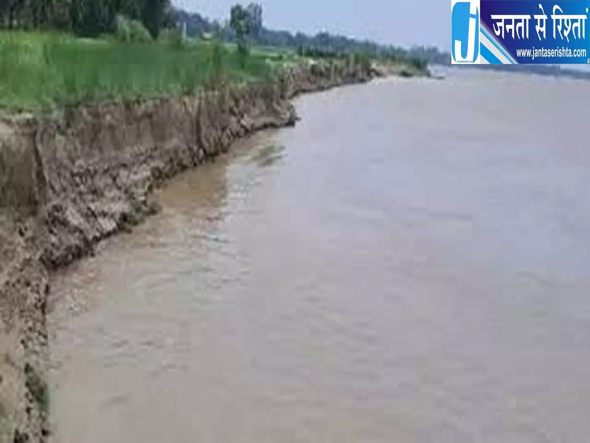 माही नदी ने मचाई तबाही बांध टूटते ही गांवों की ओर दौड़ा पानी माही नदी ने मचाई तबाही बांध टूटते ही गांवों की ओर दौड़ा पानी