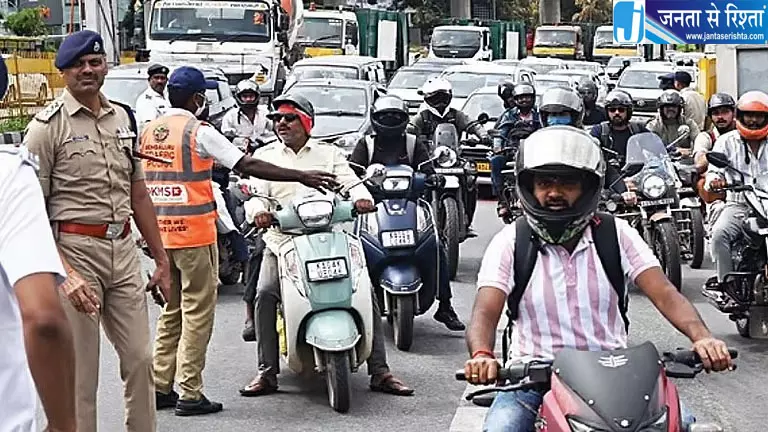 बेंगलुरु के चार बड़े फ्लाईओवर cवाहनों के लिए नई पाबंदियां चालकों में नाराजगी बेंगलुरु के चार बड़े फ्लाईओवर cवाहनों के लिए नई पाबंदियां चालकों में नाराजगी