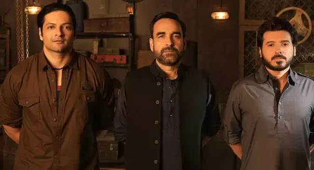 OTT के बाद सिनेमाघरों में मिर्जापुर का भौकाल पहले दिन करोड़ों की कमाई OTT के बाद सिनेमाघरों में मिर्जापुर का भौकाल पहले दिन करोड़ों की कमाई
