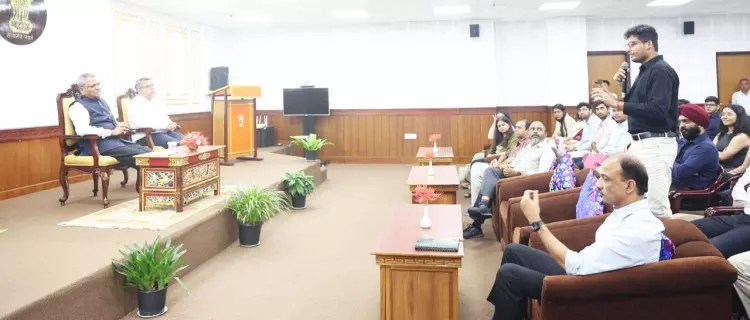 ISB छात्रों ने जाना जैविक खेती का मॉडल राज्यपाल को बताए अनुभव ISB छात्रों ने जाना जैविक खेती का मॉडल राज्यपाल को बताए अनुभव