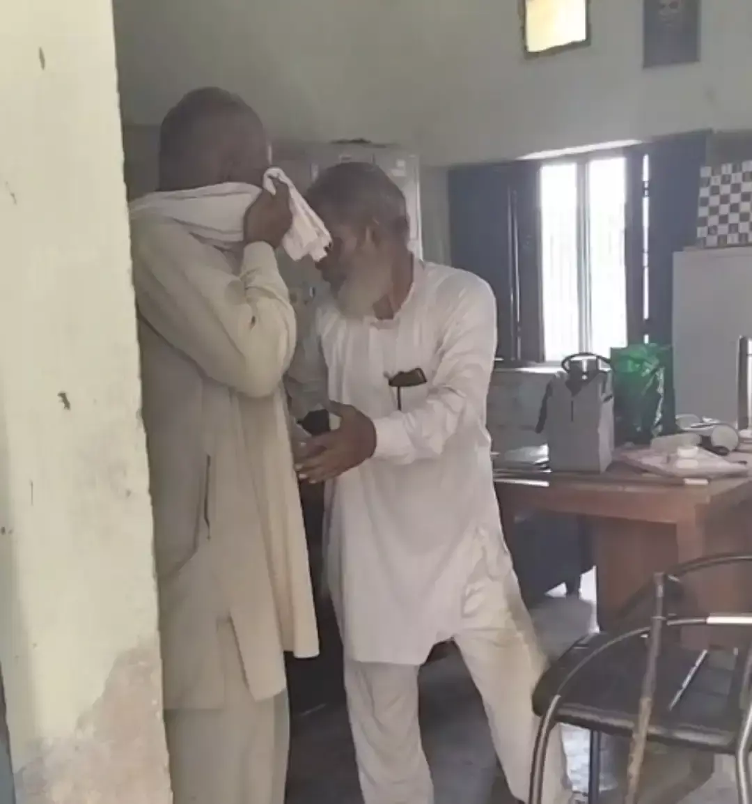 Jind: 35 साल बाद हुआ दो बिछड़े भाइयों का मिलन, एसआईआर बनी मददगार Jind: 35 साल बाद हुआ दो बिछड़े भाइयों का मिलन, एसआईआर बनी मददगार