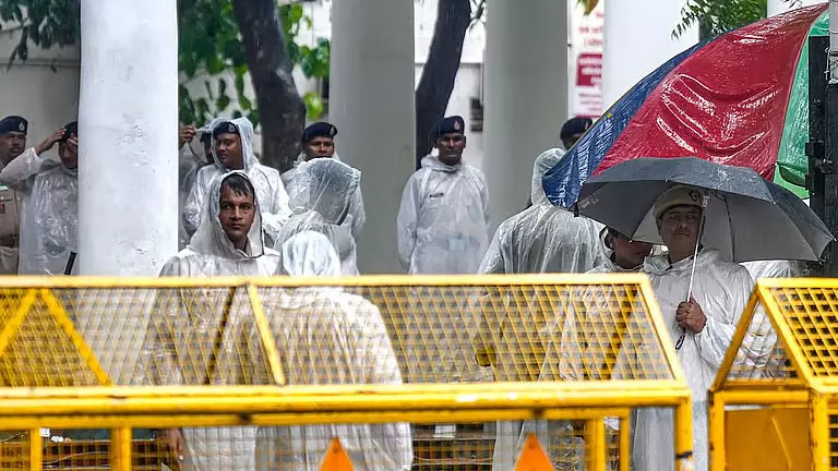 स्वतंत्र भारद्वाज को एक दिन की पुलिस कस्टडी, जंतर-मंतर पर कथित मारपीट से जुड़ा मामला स्वतंत्र भारद्वाज को एक दिन की पुलिस कस्टडी, जंतर-मंतर पर कथित मारपीट से जुड़ा मामला