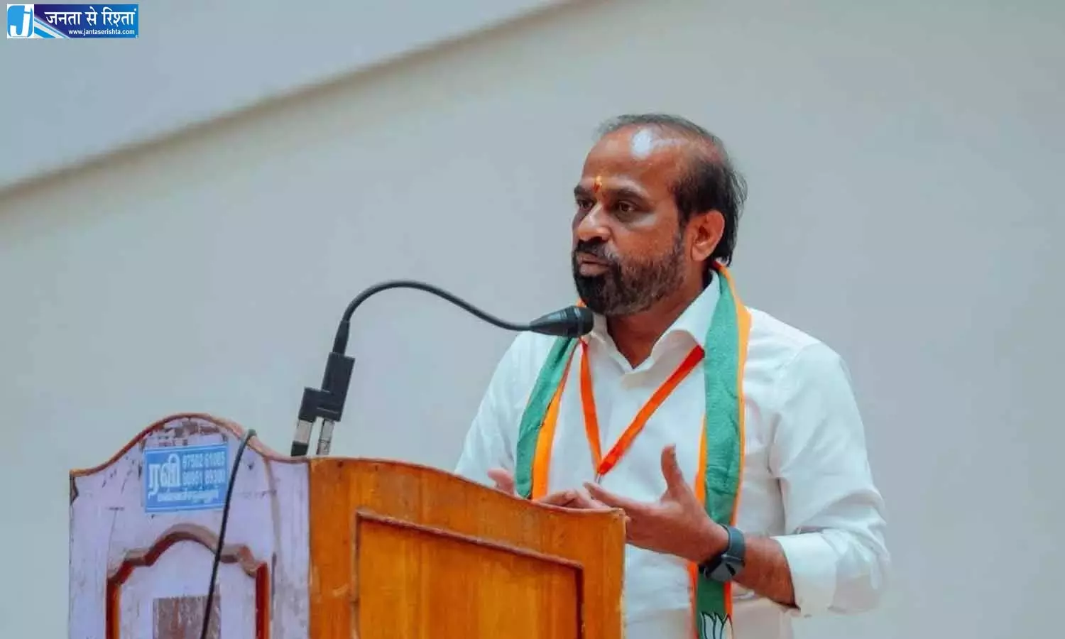 सरकार कॉन्ट्रैक्ट पर काम करने वाले हेल्थ कर्मचारियों की समस्याओं को दूर करने के लिए कदम उठा रही सरकार कॉन्ट्रैक्ट पर काम करने वाले हेल्थ कर्मचारियों की समस्याओं को दूर करने के लिए कदम उठा रही