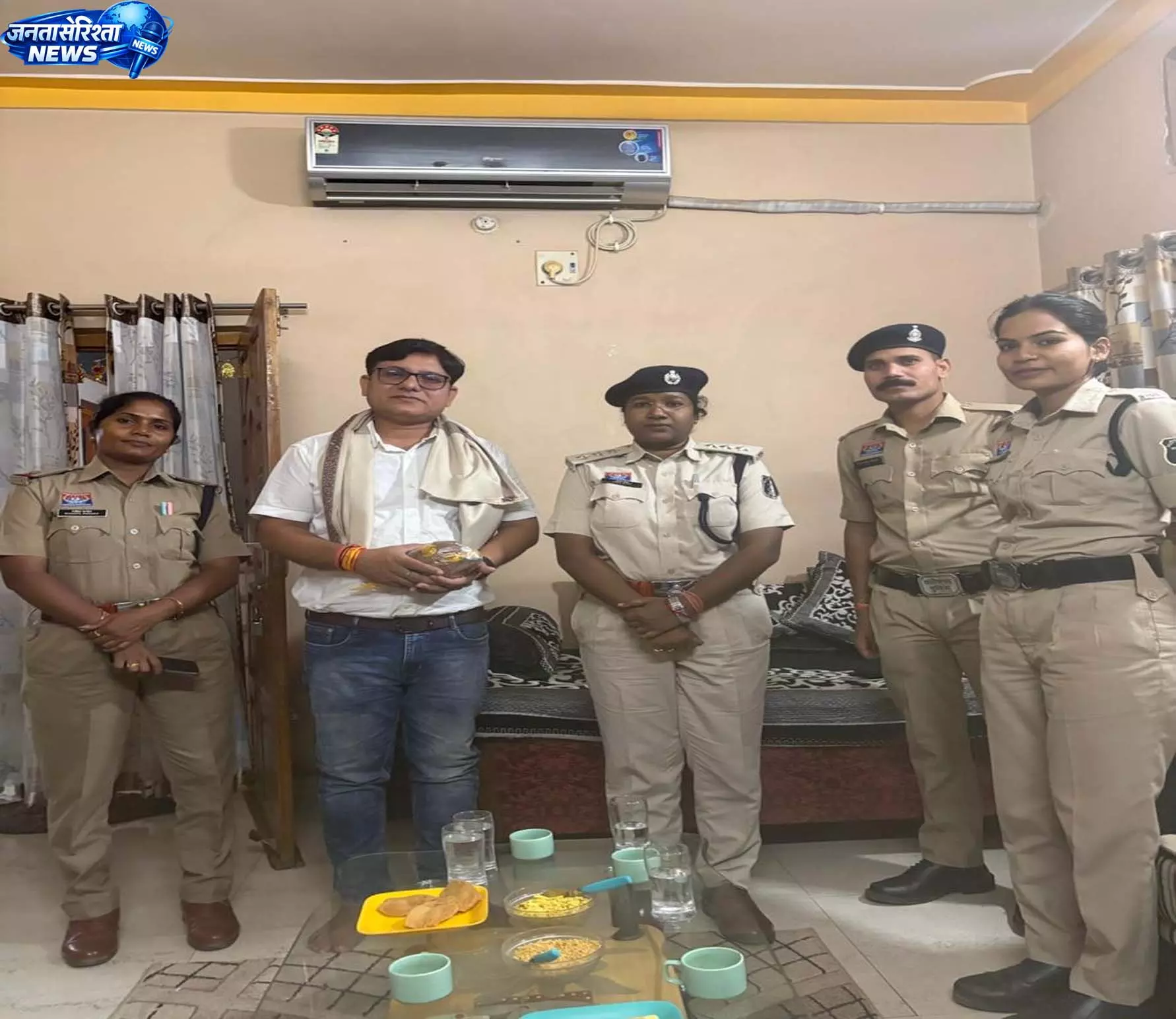 जागरूक शिक्षक जागरूक विद्यार्थी सुरक्षित समाज का पुलिस ने दिया संदेश जागरूक शिक्षक जागरूक विद्यार्थी सुरक्षित समाज का पुलिस ने दिया संदेश