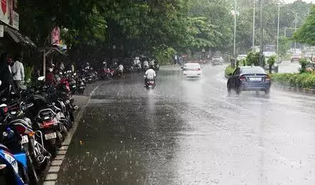 तेलंगाना में उमस भरा मौसम: रात को हो सकती है छिटपुट बारिश तेलंगाना में उमस भरा मौसम: रात को हो सकती है छिटपुट बारिश