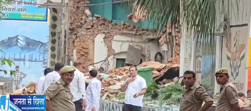 कोर्ट के आदेश के बाद मस्जिद पर एक्शन सहारनपुर में हाई अलर्ट कोर्ट के आदेश के बाद मस्जिद पर एक्शन सहारनपुर में हाई अलर्ट