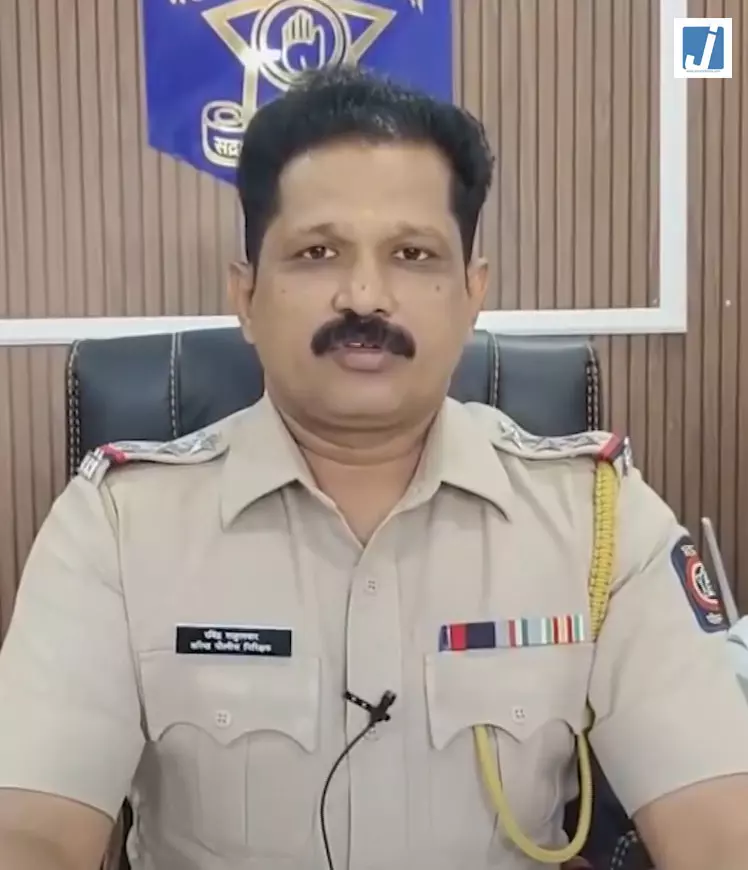 अमरावती में वडापाव के पैसों को लेकर विवाद के बाद घर पर हमला, आरोपी गिरफ्तार अमरावती में वडापाव के पैसों को लेकर विवाद के बाद घर पर हमला, आरोपी गिरफ्तार