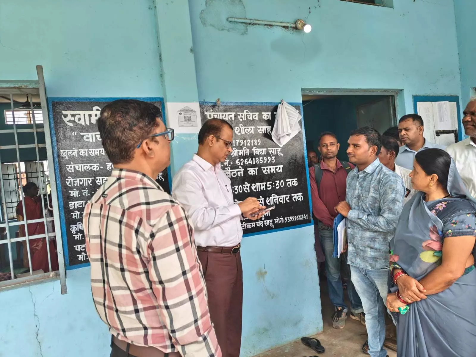ग्राम पंचायतों में योजनाओं और विकास कार्यों का आयुक्त तारन प्रकाश सिन्हा ने किया निरीक्षण ग्राम पंचायतों में योजनाओं और विकास कार्यों का आयुक्त तारन प्रकाश सिन्हा ने किया निरीक्षण