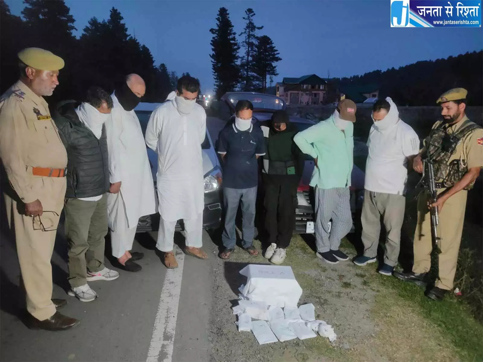 शोपियां में पुलिस की कार्रवाई संदिग्ध लेनदेन में 7 लोग पकड़े गए शोपियां में पुलिस की कार्रवाई संदिग्ध लेनदेन में 7 लोग पकड़े गए
