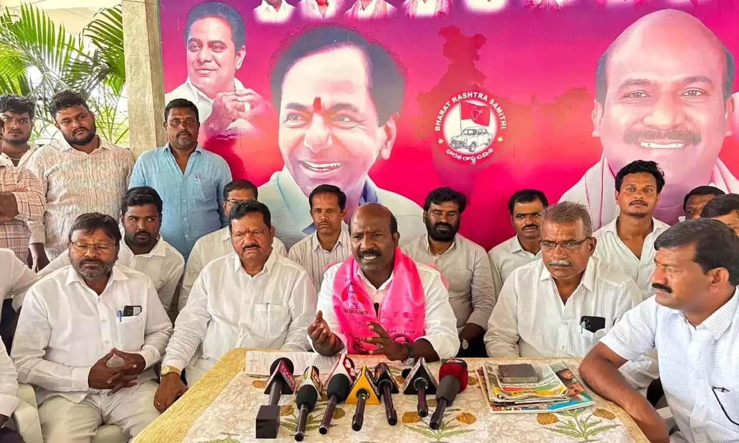 पूर्व विधायक ने नकरेकल में 100 बिस्तरों वाले अस्पताल के लिए BRS की कोशिशों की तारीफ़ की पूर्व विधायक ने नकरेकल में 100 बिस्तरों वाले अस्पताल के लिए BRS की कोशिशों की तारीफ़ की