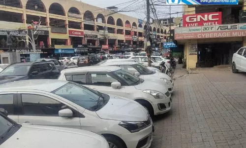 गोल्डन टेम्पल के पास पार्किंग की बड़ी समस्या