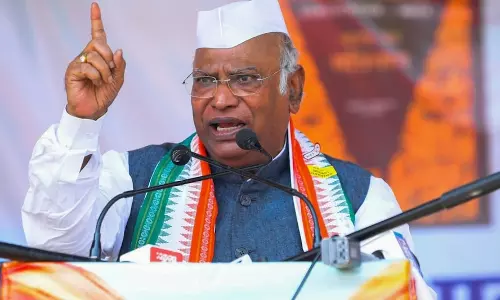 खड़गे बोले- युवा अपना रिपोर्ट कार्ड लेकर खड़ा है, PM आउट ऑफ रीच; जुमलों से नाकामी छिपाने का लगाया आरोप