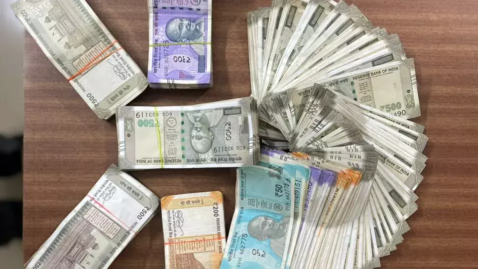 ACB का बड़ा एक्शन: 2.5 लाख की घूस लेते ट्रांसपोर्ट अधिकारी गिरफ्तार