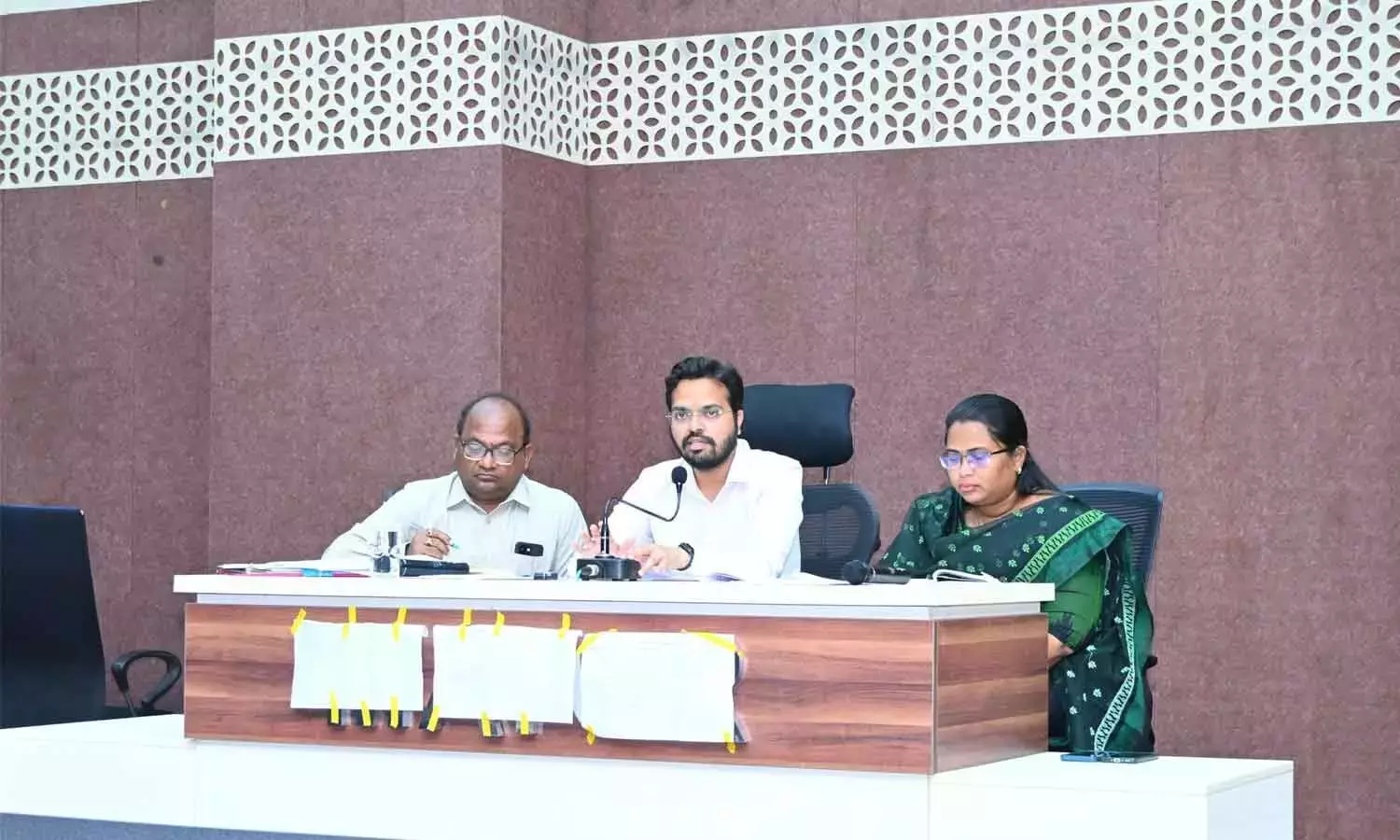 RMC प्रमुख राहुल मीणा ने अतिक्रमण हटाने के लिए विशेष अभियान का आदेश दिया RMC प्रमुख राहुल मीणा ने अतिक्रमण हटाने के लिए विशेष अभियान का आदेश दिया