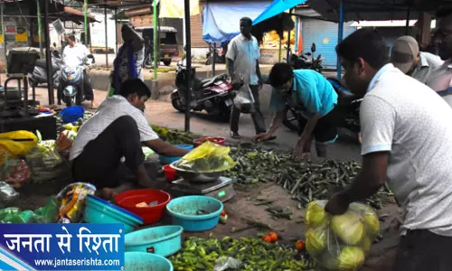 दमाना मार्केट: कारोबार में तेज़ी, पार्किंग की समस्या से परेशानी
