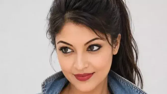 परेशान करने वालों को तनुश्री की चेतावनी: बर्बादी दूर नहीं परेशान करने वालों को तनुश्री की चेतावनी: बर्बादी दूर नहीं