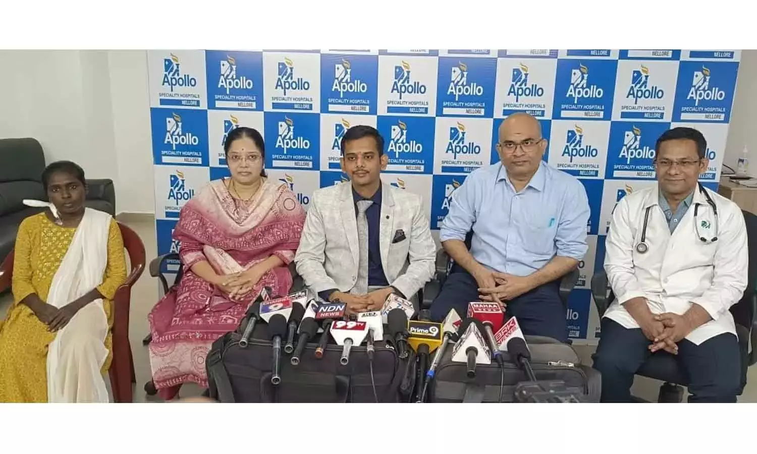 अपोलो के डॉक्टरों ने प्रसवोत्तर रक्तस्राव से पीड़ित एक नवजात महिला की जान बचाई अपोलो के डॉक्टरों ने प्रसवोत्तर रक्तस्राव से पीड़ित एक नवजात महिला की जान बचाई